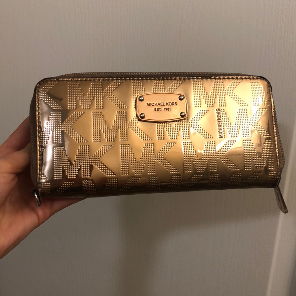 Michael Kors Rose Gold Wallet